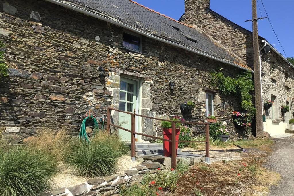 Les Ecuries Is A Modern Renovated Barn Villa Laniscat Екстериор снимка